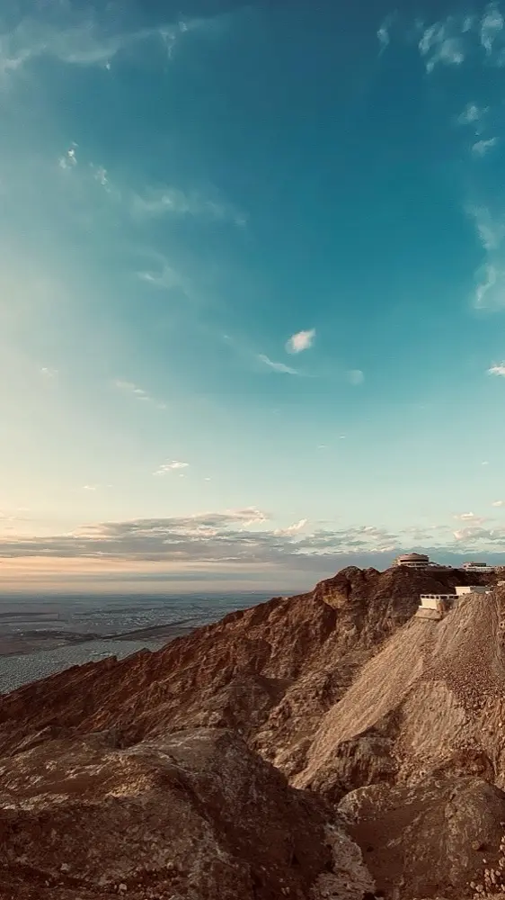 Mobile data in Al Ain United Arab Emirates with HelloRoam eSIM plans for international travelers