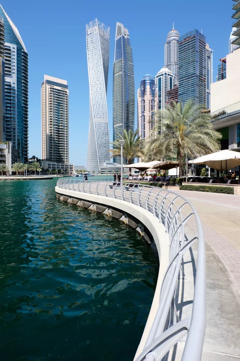 United Arab Emirates eSIM plan with T-Mobile 5G network - travel data from $5.53/day - instant activation