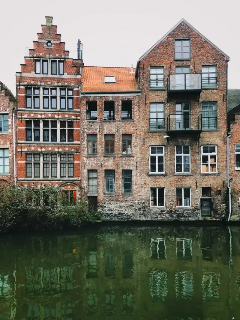 Travel data for Gent Belgium with HelloRoam eSIM coverage and fast mobile internet