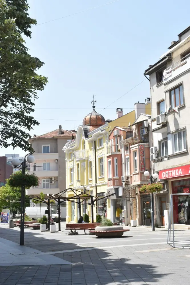 Travel data for Burgas Bulgaria with HelloRoam eSIM coverage and fast mobile internet