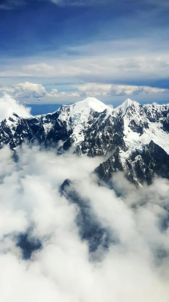 La Paz Bolivia eSIM coverage for travelers with HelloRoam mobile data plans and fast internet
