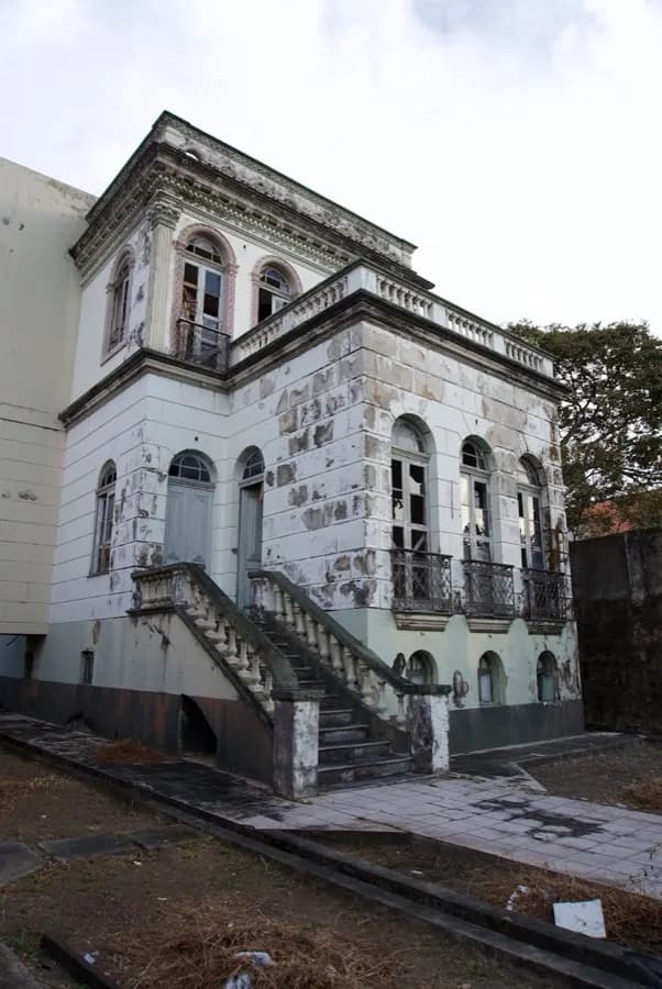 eSIM data plan for Manaus, Brazil, with TIM network coverage at the Amazon gateway