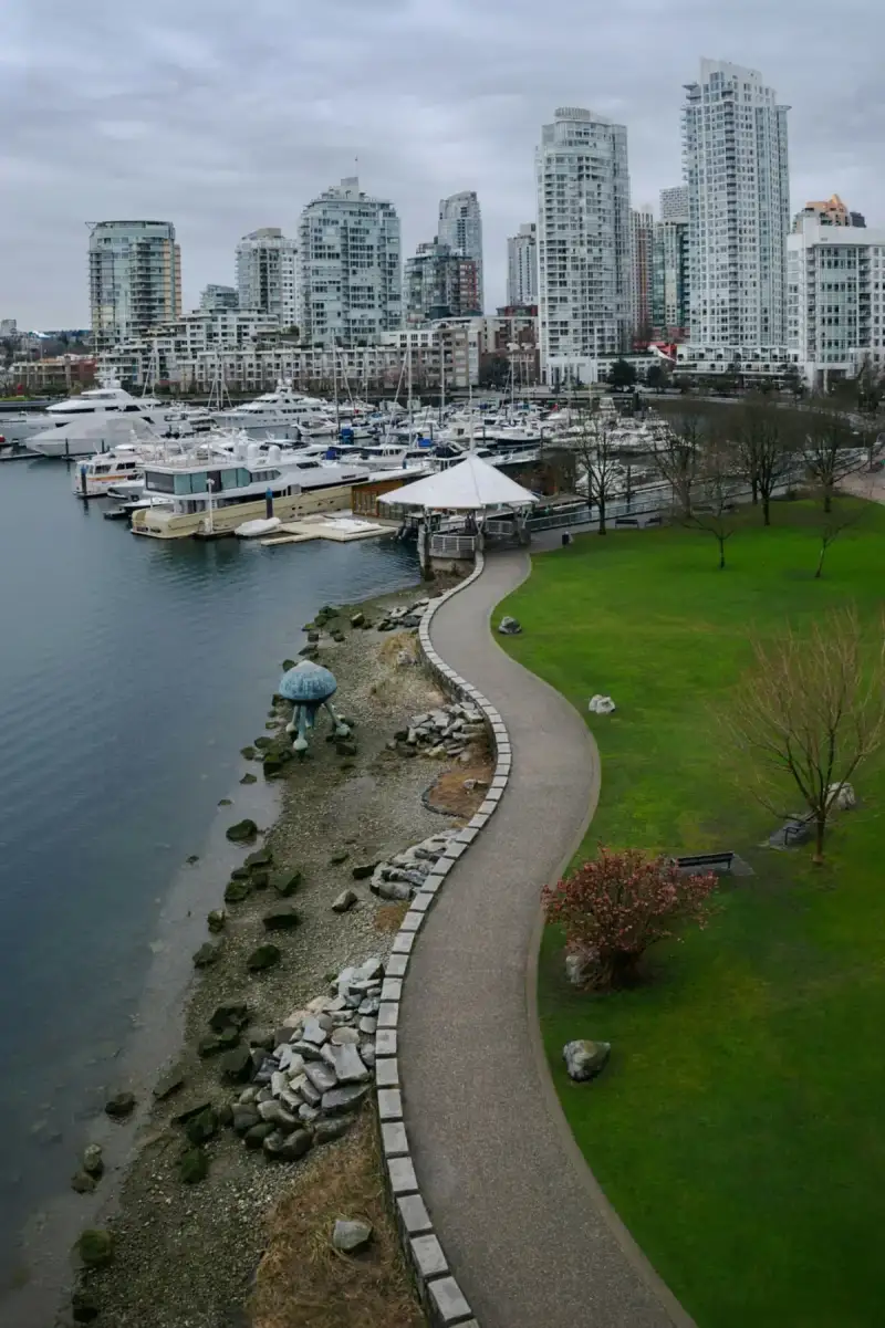 eSIM data plan for Vancouver Canada travelers from HelloRoam with fast mobile coverage