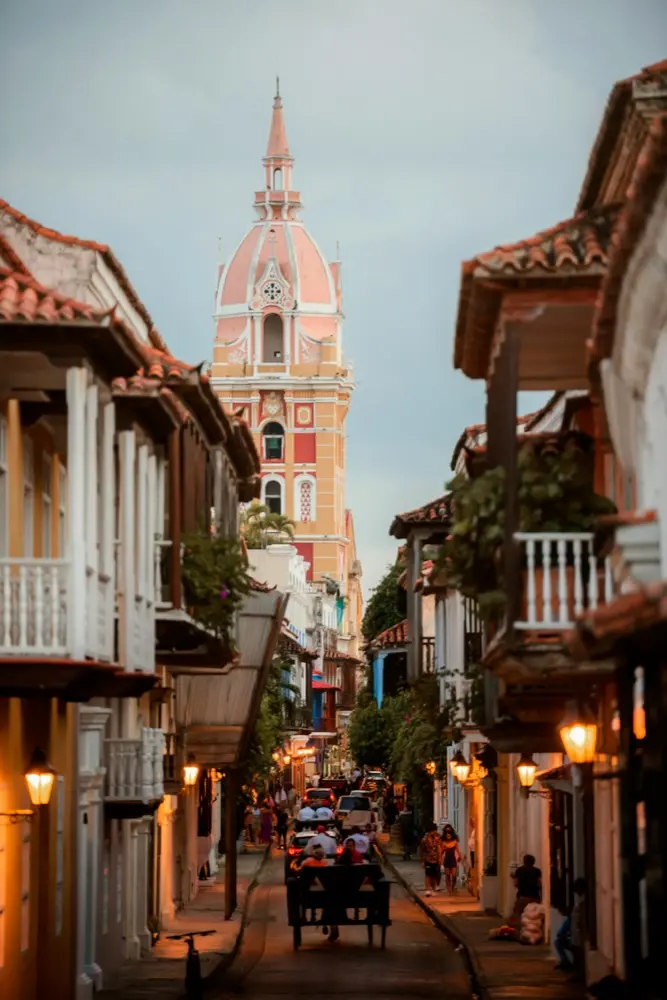 HelloRoam mobile data plan for visiting Barranquilla Colombia with reliable eSIM service