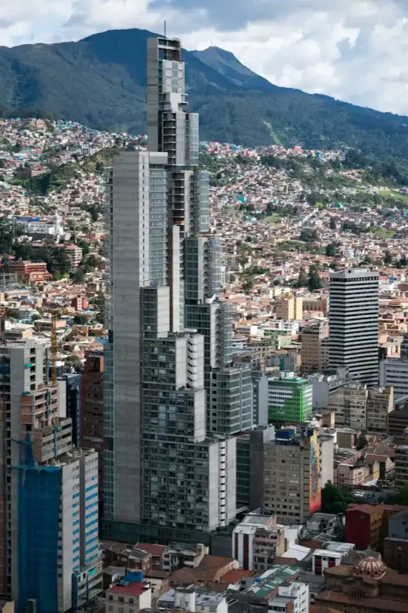 HelloRoam mobile data plan for visiting Bogotá Colombia with reliable eSIM service
