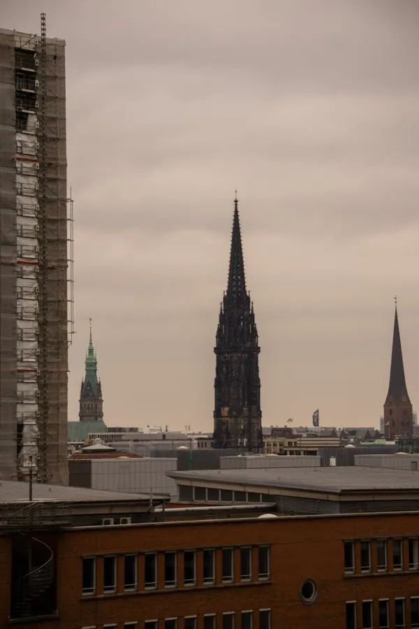 eSIM data plan for Hamburg, Germany, with Vodafone and O2 5G coverage