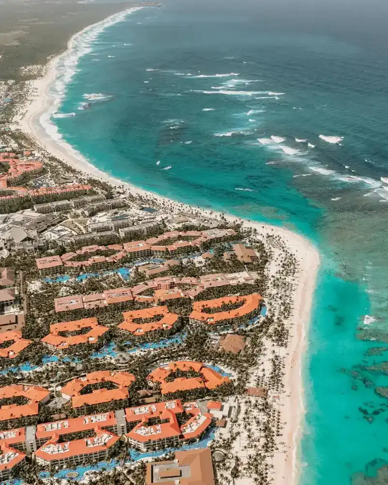Fast mobile data in Punta Cana Dominican Republic with HelloRoam eSIM plan for travelers