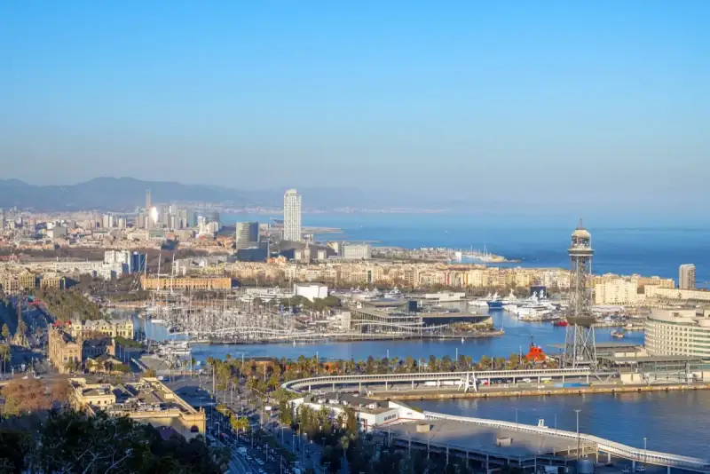 Mobile data in Barcelona Spain with HelloRoam eSIM plans for international travelers
