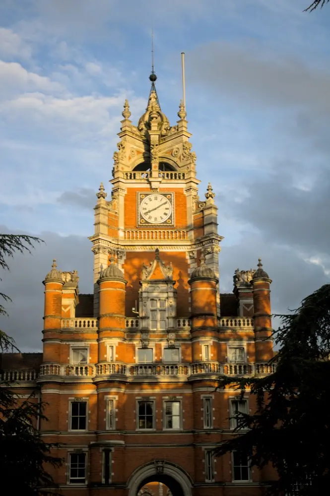 Surrey United Kingdom eSIM coverage for travelers with HelloRoam mobile data plans and fast internet