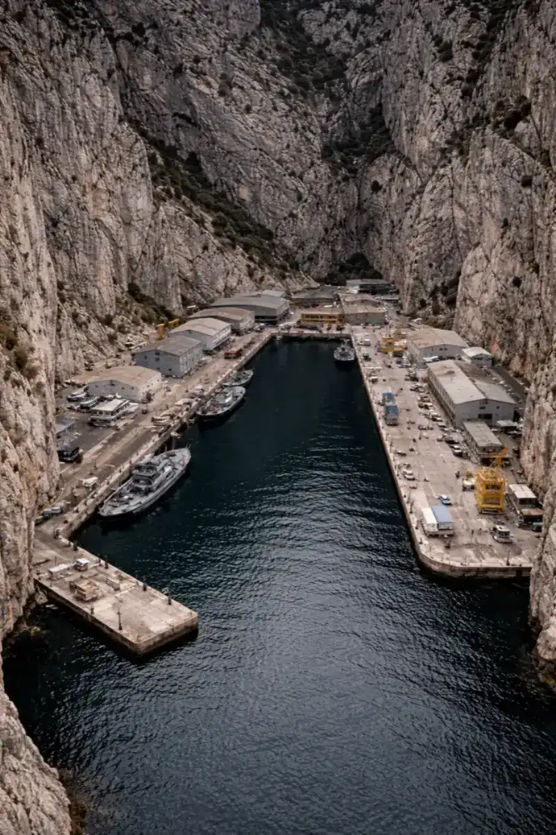 HelloRoam eSIM data plan for Rosia Gibraltar with reliable mobile internet coverage