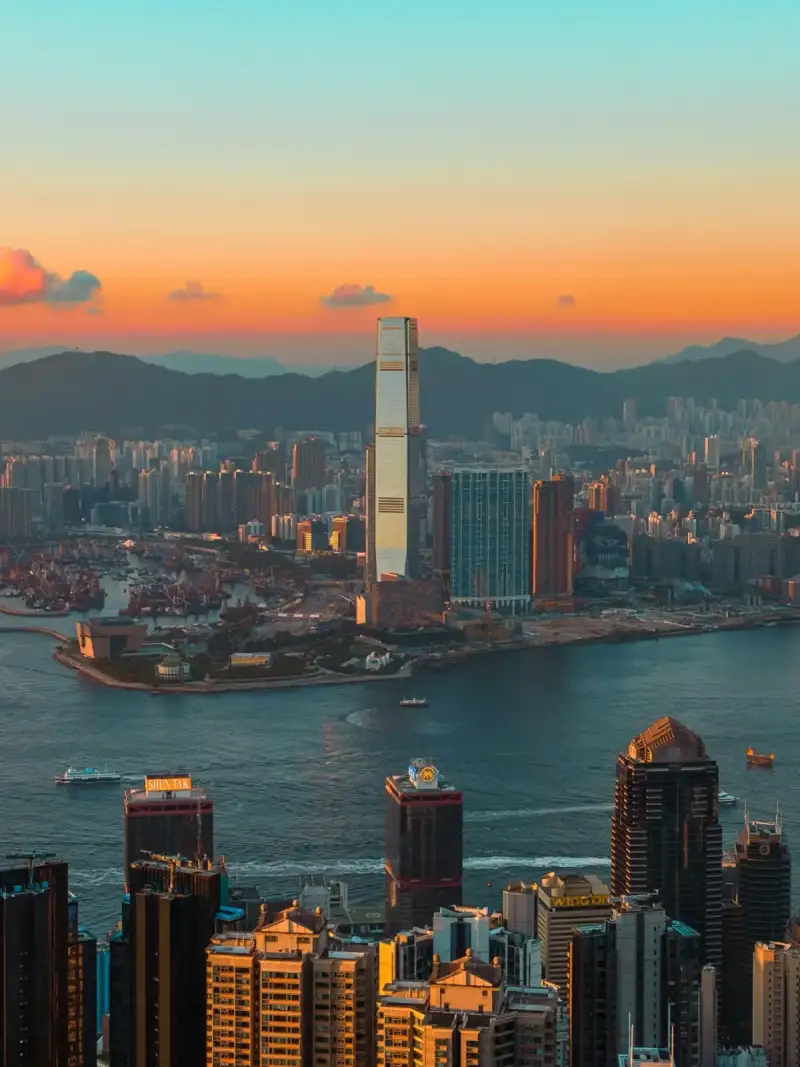 Hong Kong eSIM data plan for Kowloon and Central travel coverage with HelloRoam service