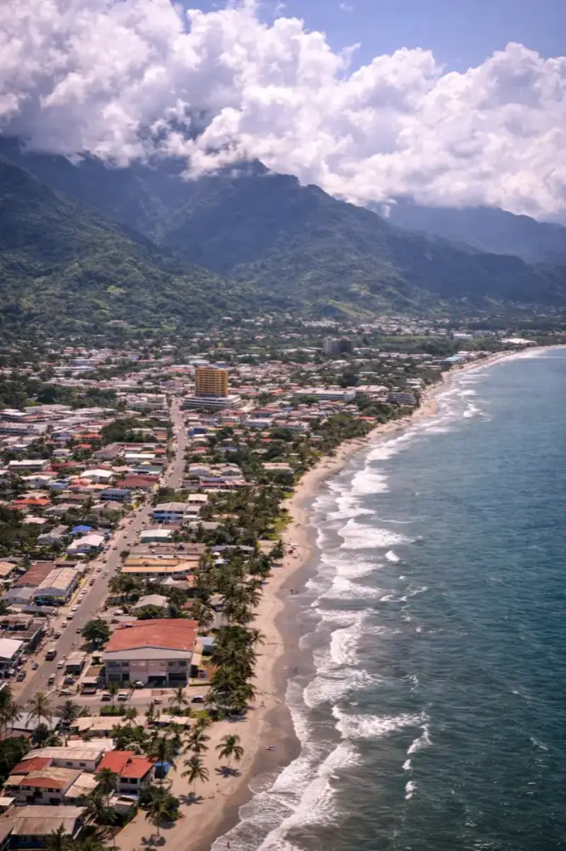 HelloRoam mobile data plan for visiting La Ceiba Honduras with reliable eSIM service