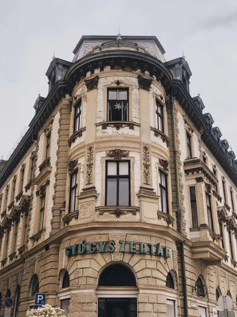 Mobile data in Pecs Hungary with HelloRoam eSIM plans for international travelers