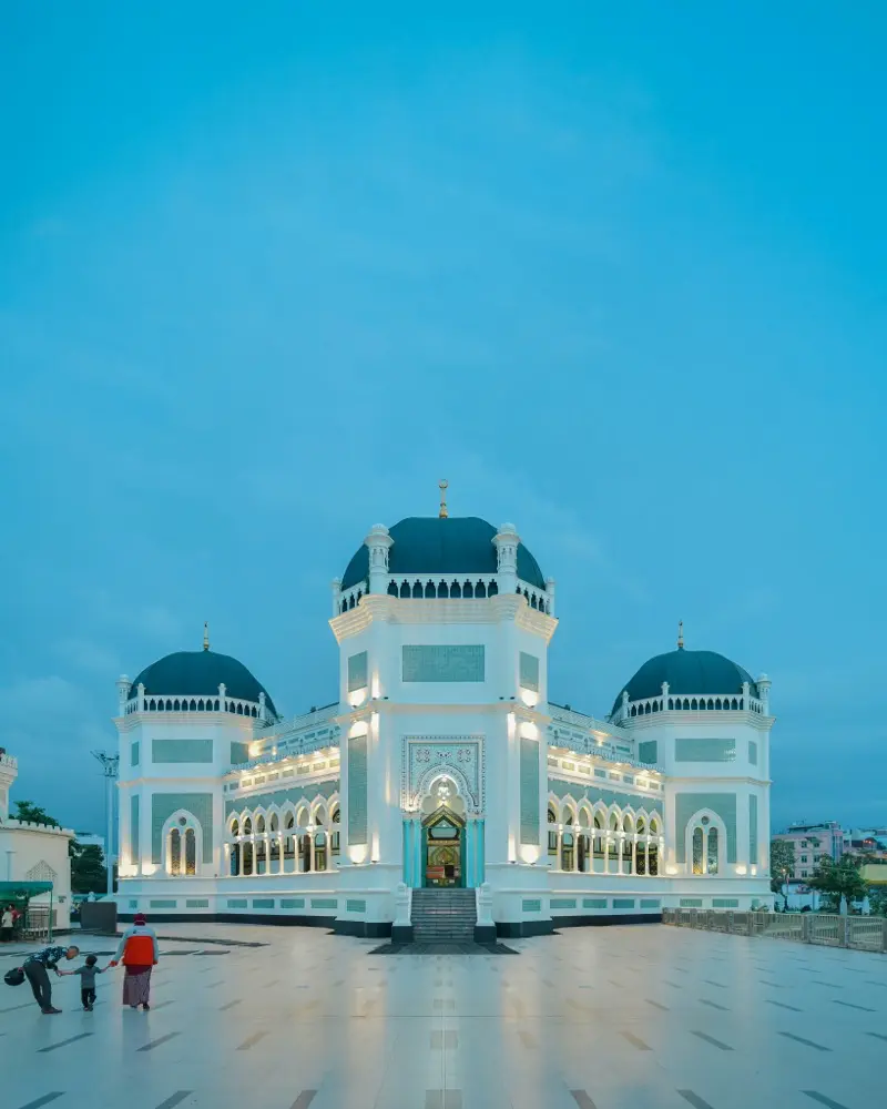 Medan Indonesia eSIM coverage for travelers with HelloRoam mobile data plans and fast internet