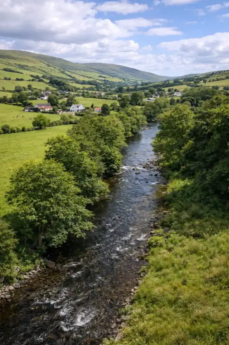 Mobile data in Lezayre Isle of Man with HelloRoam eSIM plans for international travelers