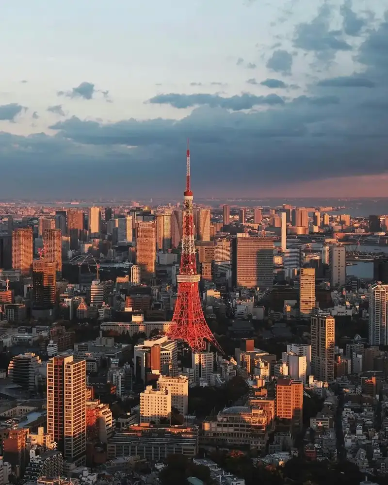 Tokyo Japan mobile data coverage for travelers provided by HelloRoam eSIM service