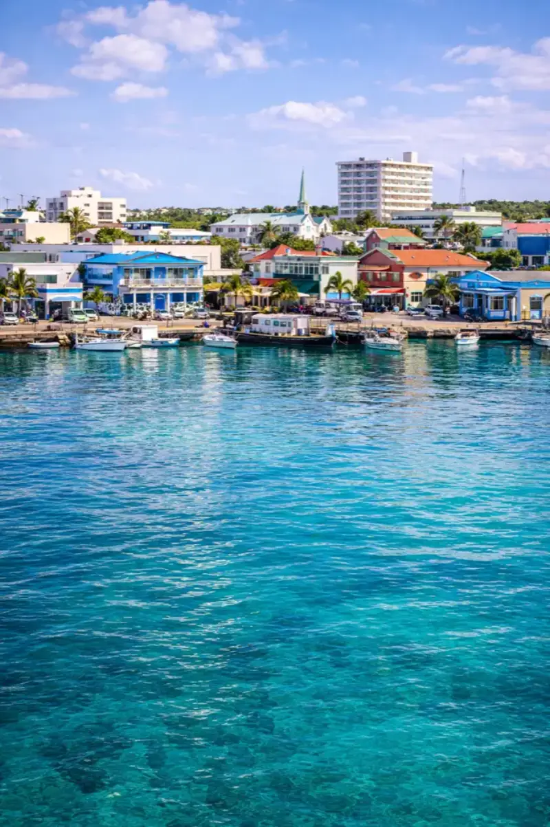 Mobile data in George Town Cayman Islands with HelloRoam eSIM plans for international travelers