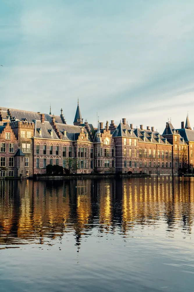 Mobiele data in Den Haag Nederland met HelloRoam eSIM-plan voor reizigers