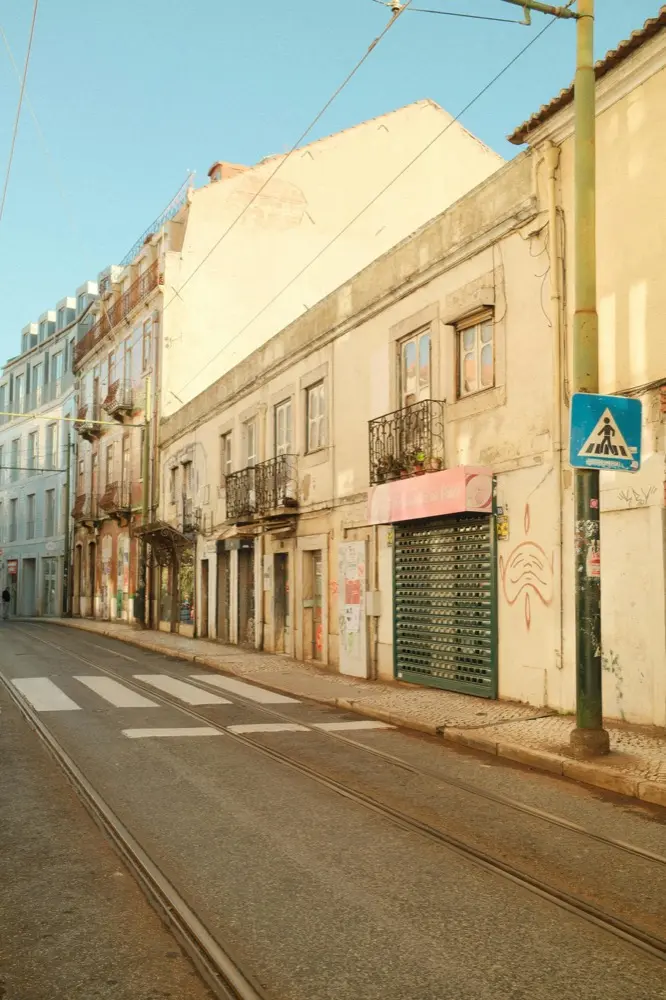 HelloRoam mobile data plan for visiting Merces Portugal with reliable eSIM service