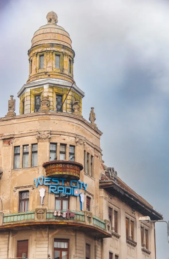 eSIM data plan for Timisoara, Romania, with Vodafone, Orange, and Digi.Mobil 5G coverage