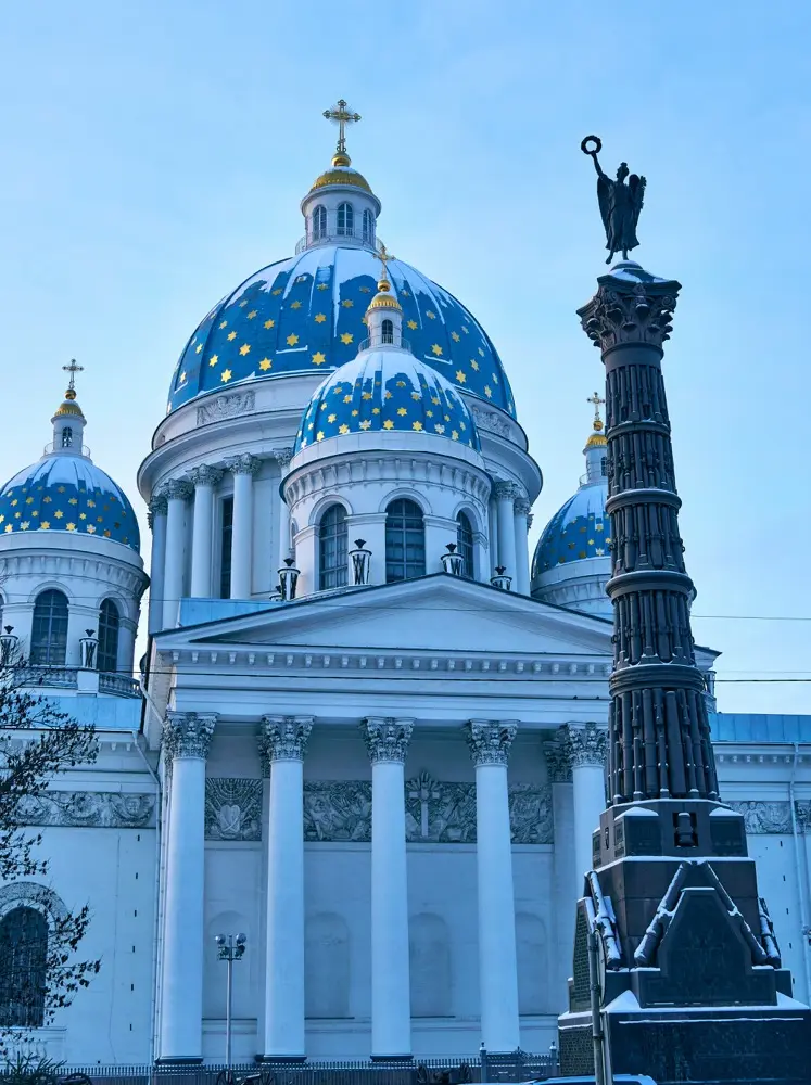 HelloRoam provides eSIM data coverage for travelers visiting Saint Petersburg in Russia