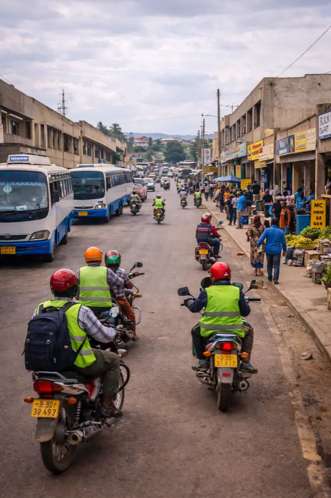 Travel data for Gitarama Rwanda with HelloRoam eSIM coverage and fast mobile internet