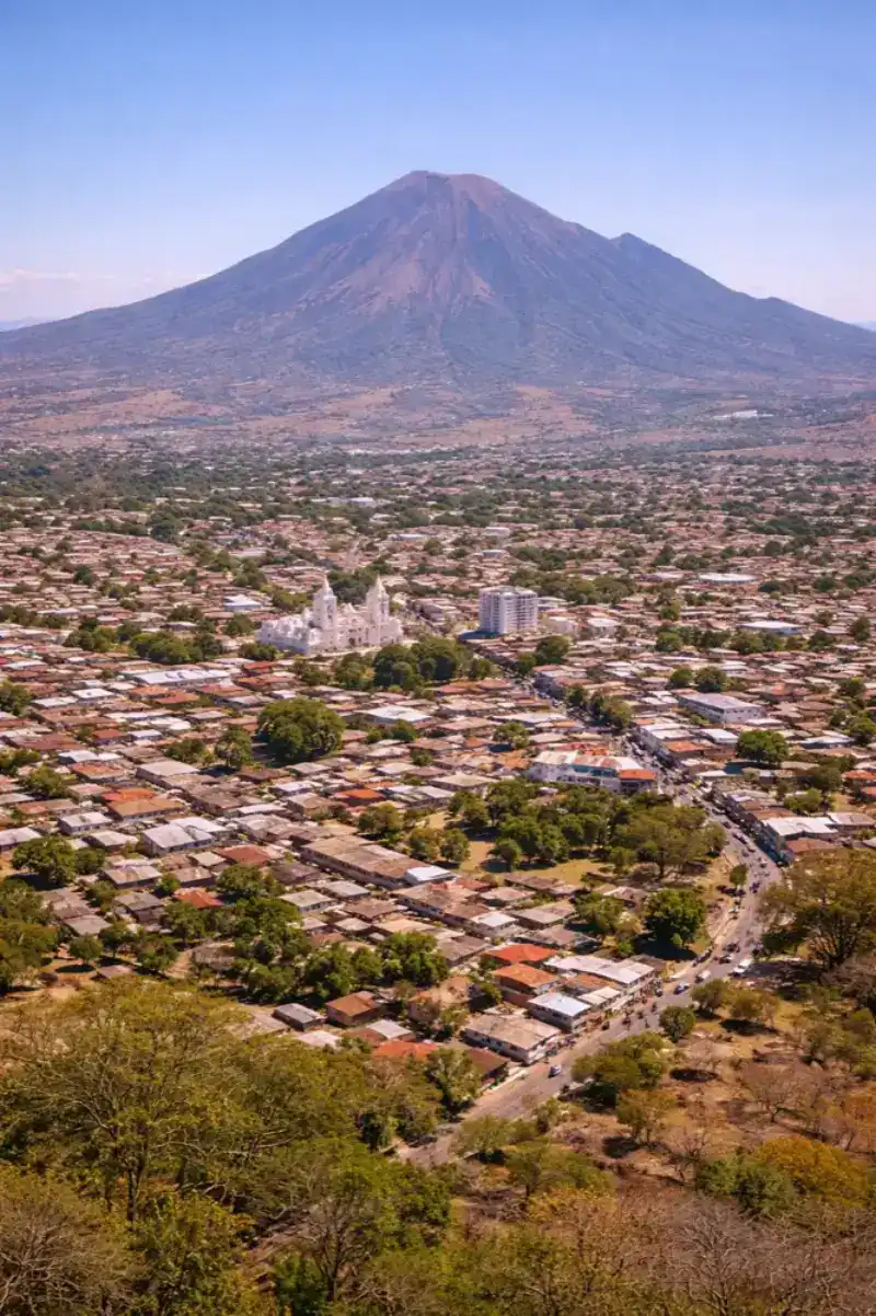 eSIM data plan for San Miguel El Salvador travelers from HelloRoam with fast mobile coverage