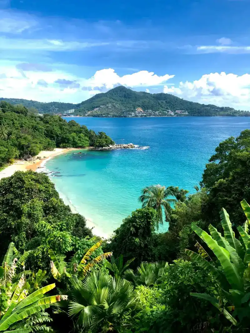 Travel data for Phuket Thailand with HelloRoam eSIM coverage and fast mobile internet