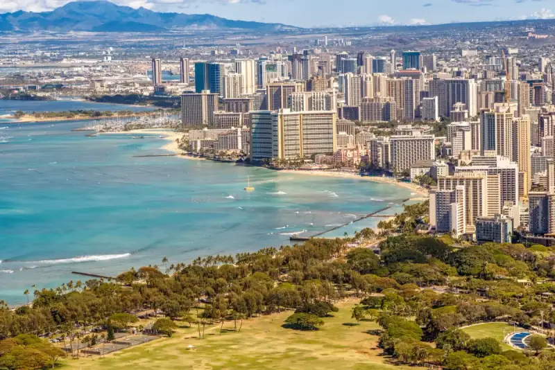 HelloRoam United States eSIM plan with full data coverage in Honolulu for travelers