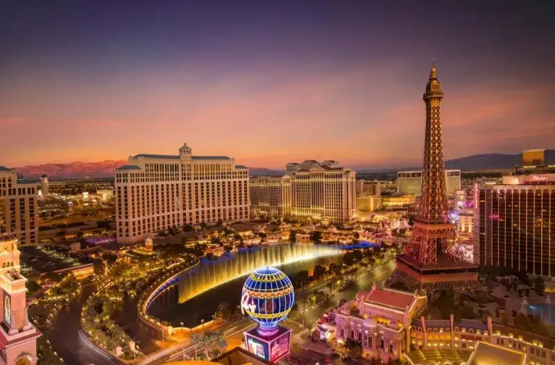 Las Vegas United States mobile data coverage for travelers provided by HelloRoam eSIM service
