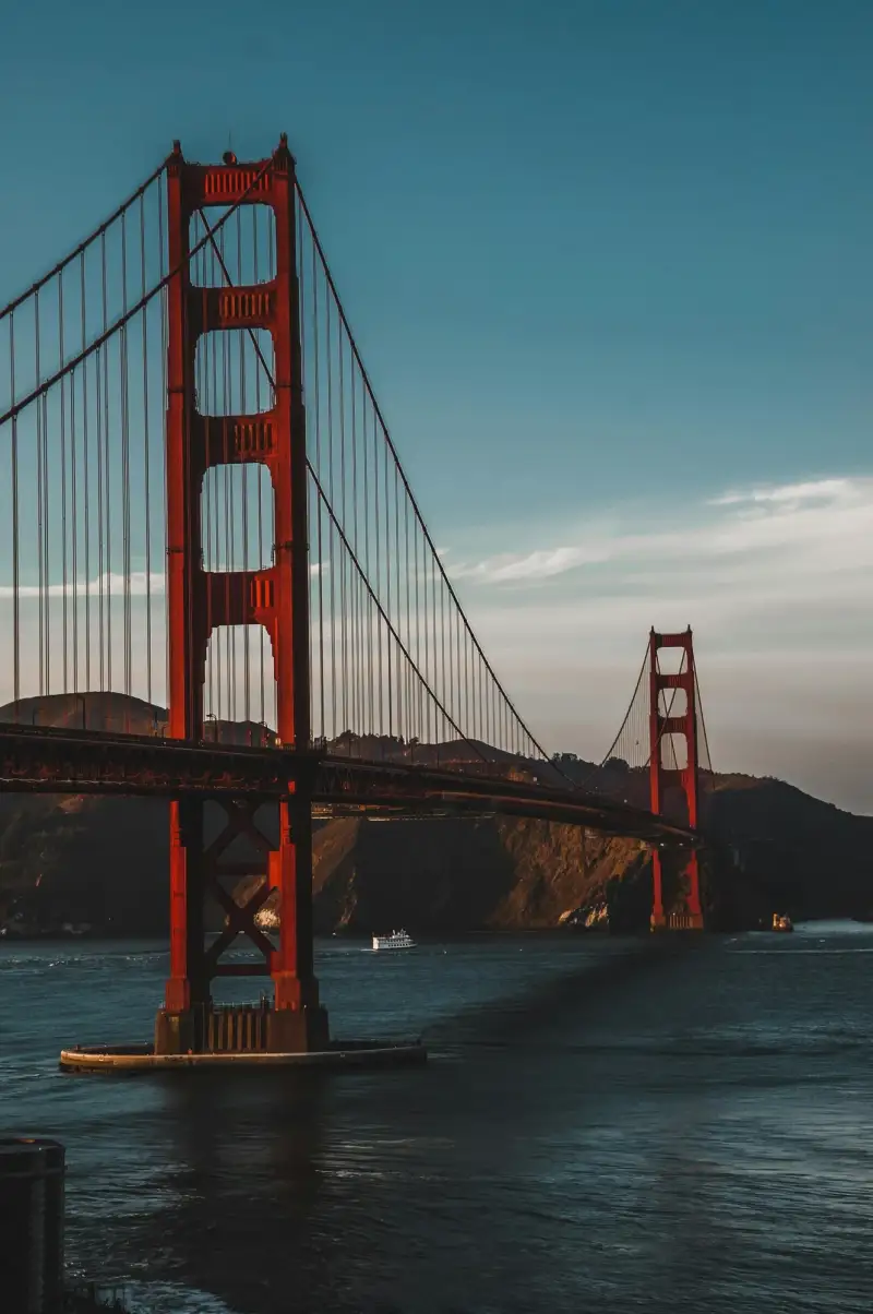 Fast mobile data in San Francisco United States with HelloRoam eSIM plan for travelers
