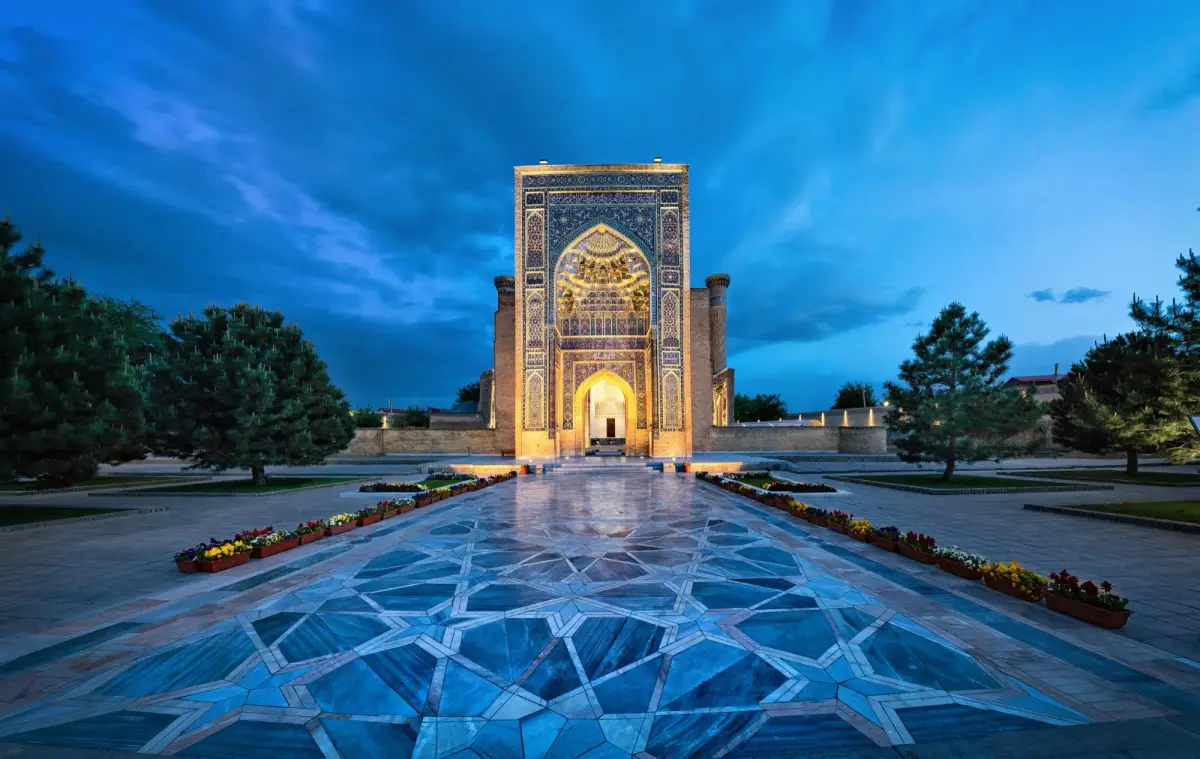 Uzbekistan eSIM travel data plan for Tashkent and Samarkand coverage with HelloRoam