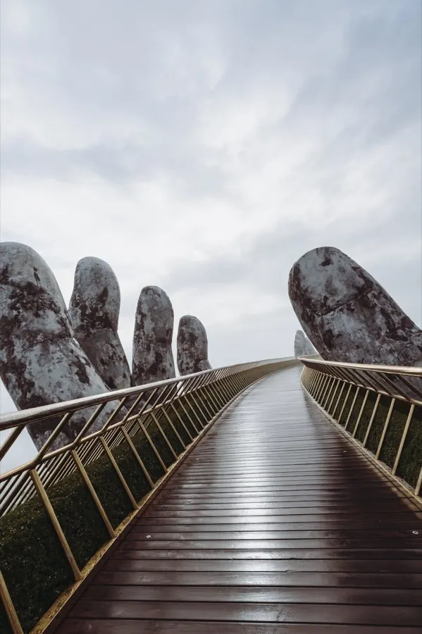 Da Nang Vietnam Han River bridge with HelloRoam eSIM mobile data coverage for international travelers