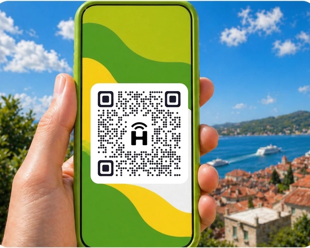 扫码下载 HelloRoam eSIM 应用,支持 iOS 和 Android