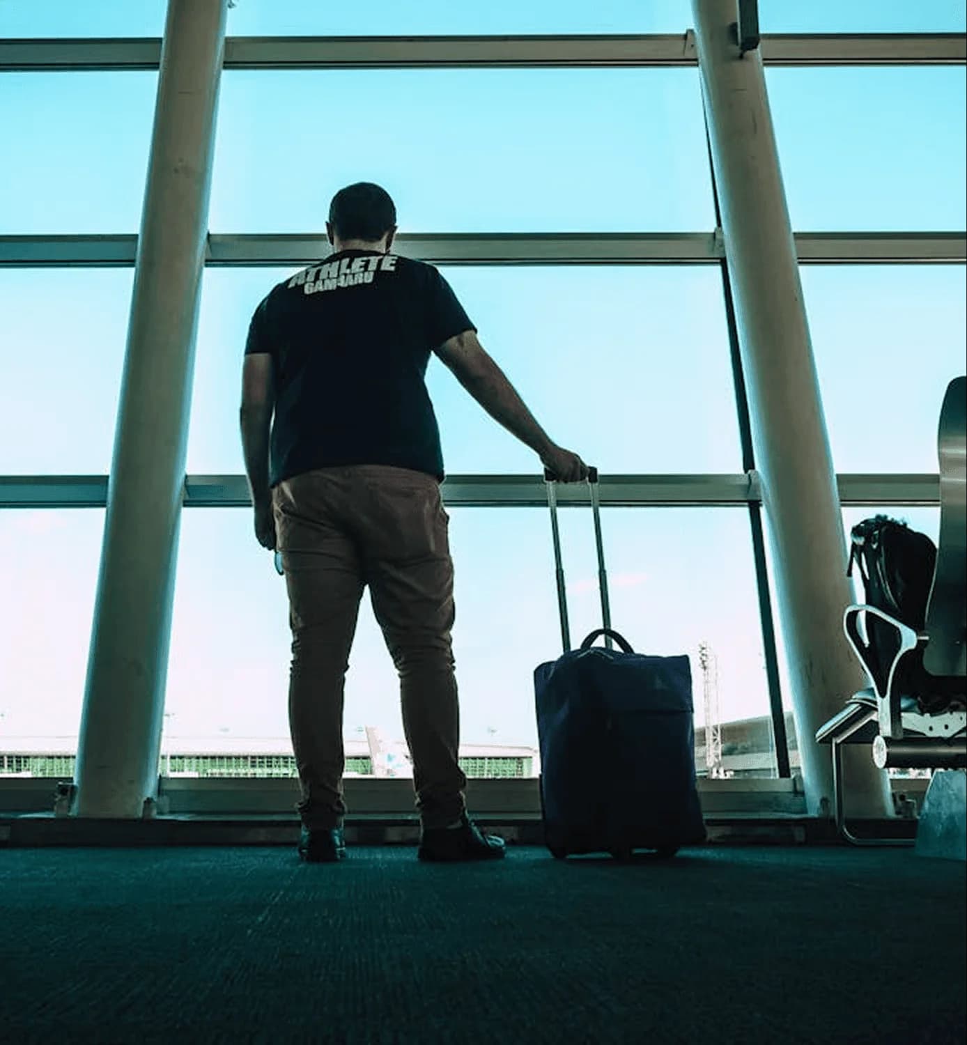 HelloRoam founders building the eSIM company platform for international travelers