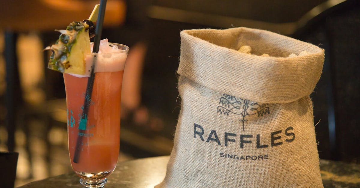 What to Eat in Singapore: the Complete Food Guide (2026)