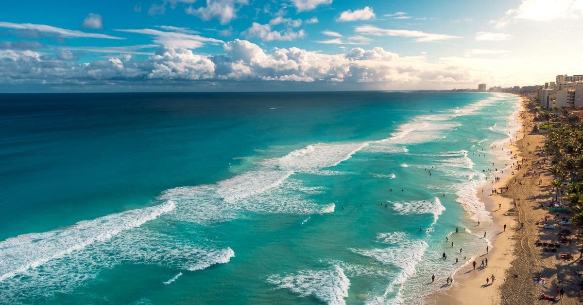 Cancun Vacation Guide: Things to Do, Getting Around and Fees - travel guide and eSIM advice by HelloRoam