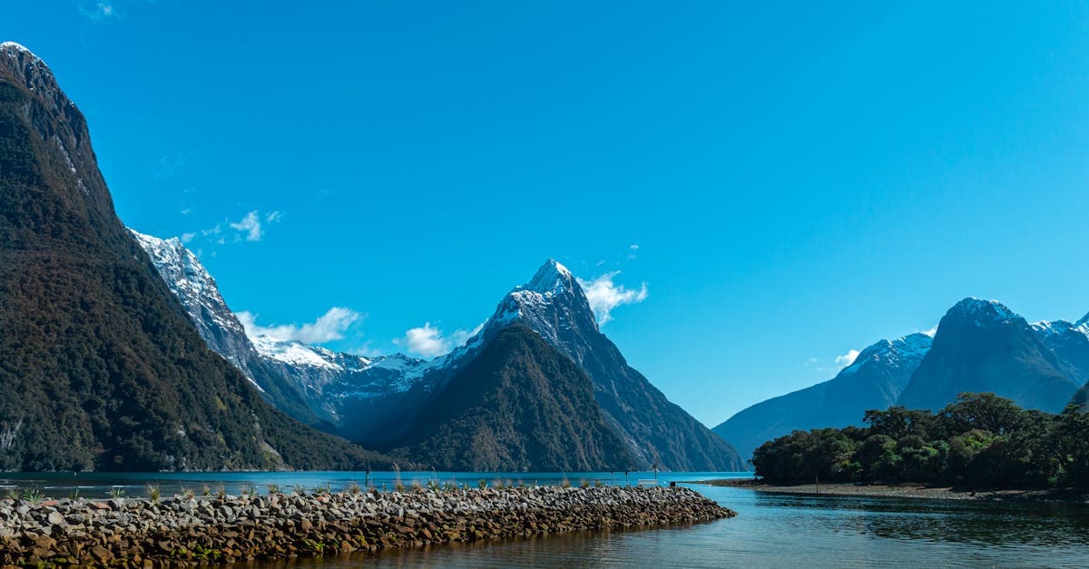 Travel to New Zealand: the Complete 2026 US Guide - eSIM and international travel guide by HelloRoam