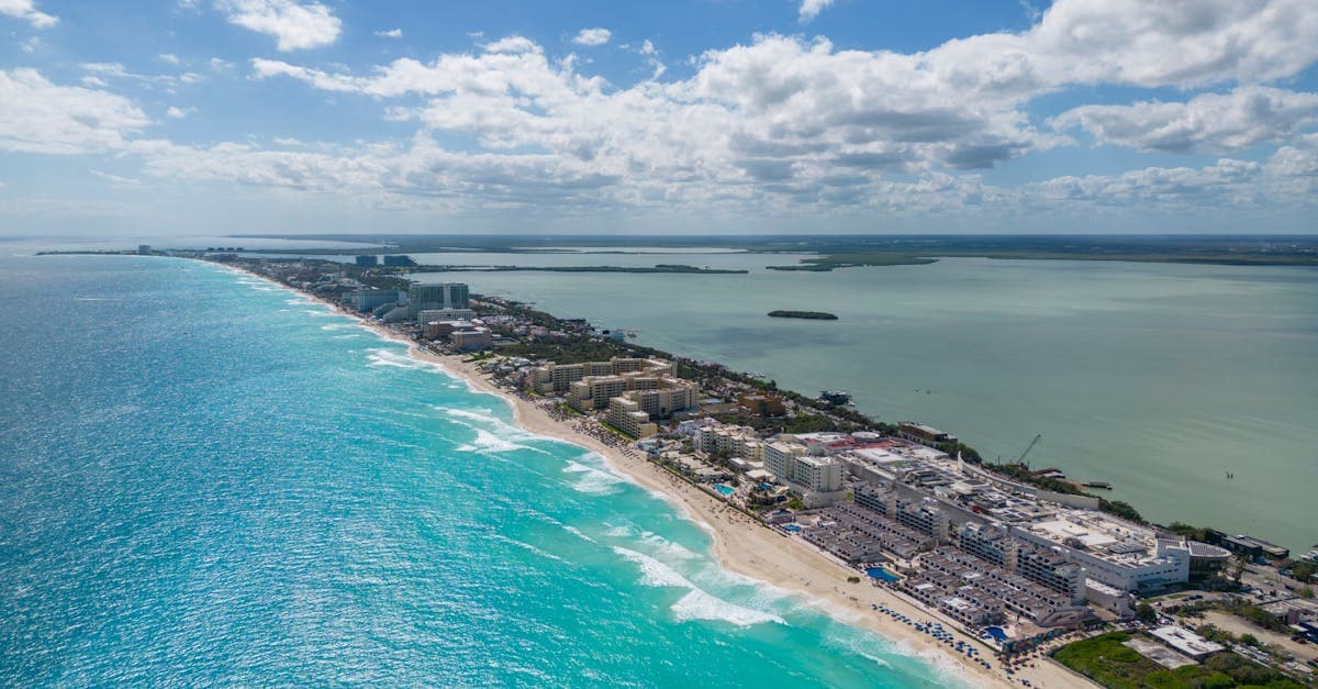 Best Time to Visit Cancun: Month-by-Month Guide for 2026 - travel guide and eSIM advice by HelloRoam