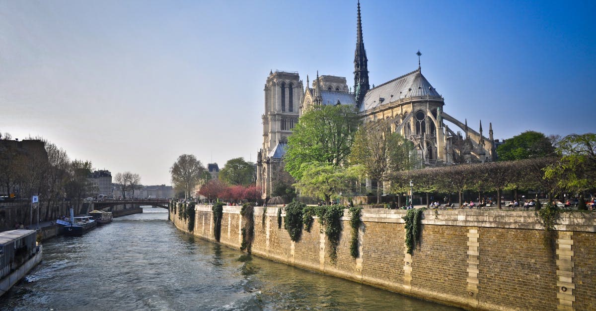 Best Time to Visit Paris in 2026: a Season-by-Season Guide - eSIM and international travel guide by HelloRoam