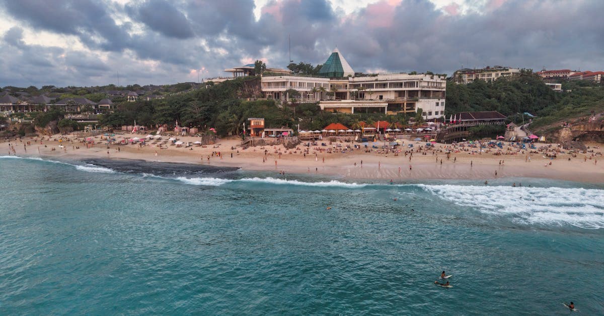 Tiempo en Bali: Clima, Temperaturas y Cuándo Ir desde España (2026) - eSIM travel guide by HelloRoam