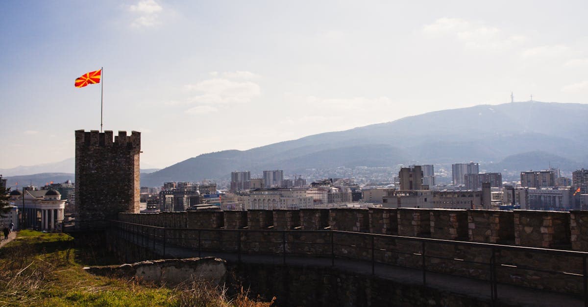 Üsküp Kalesi balkan travel planlayan turist için Makedonya'nın en önemli simgesi