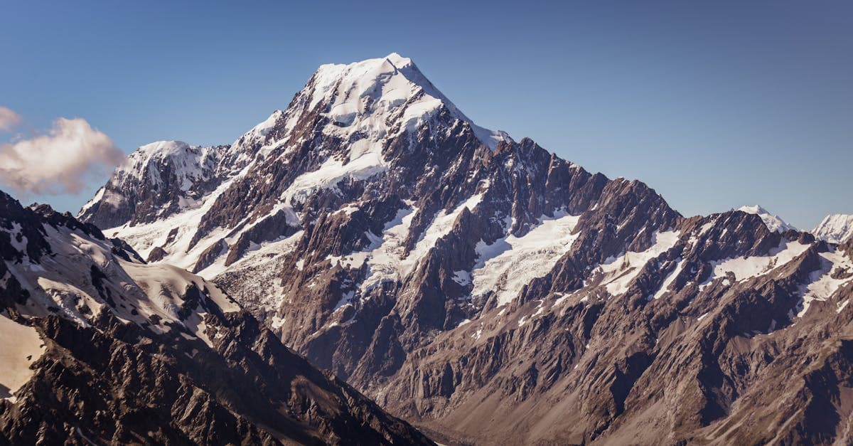 Snow-capped Aoraki Mount Cook, the iconic Southern Alps peak worth chasing with budget flights to New Zealand